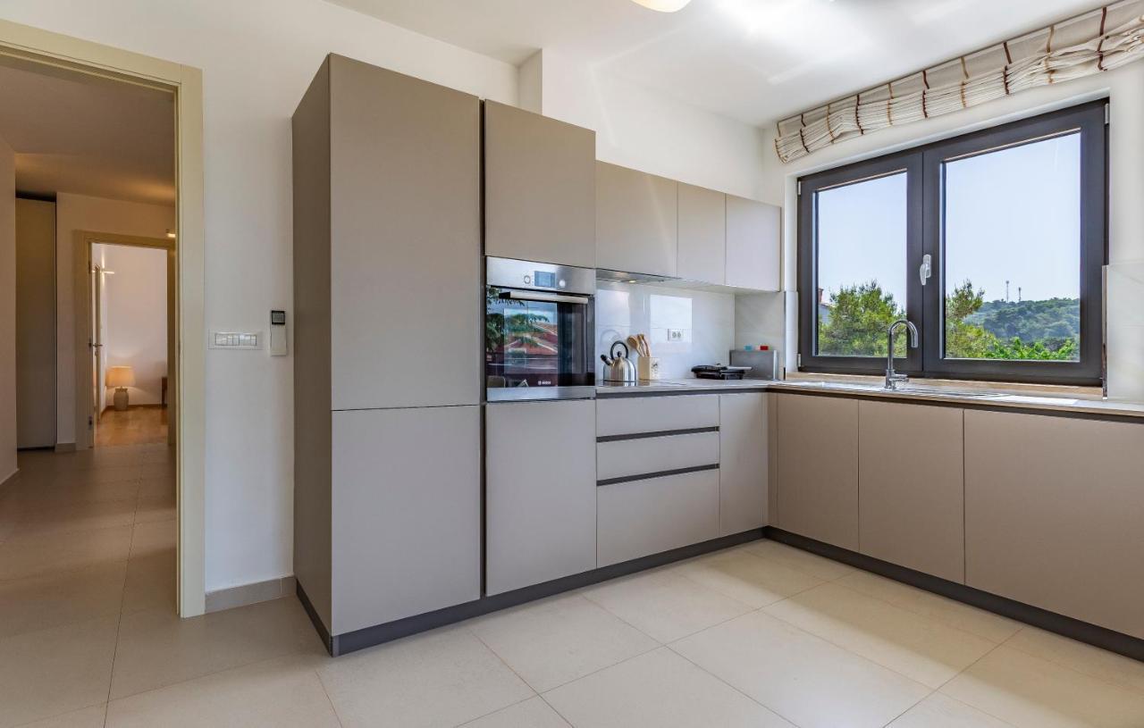 Paradiso Luxury Apartment, 로비니 외부 사진