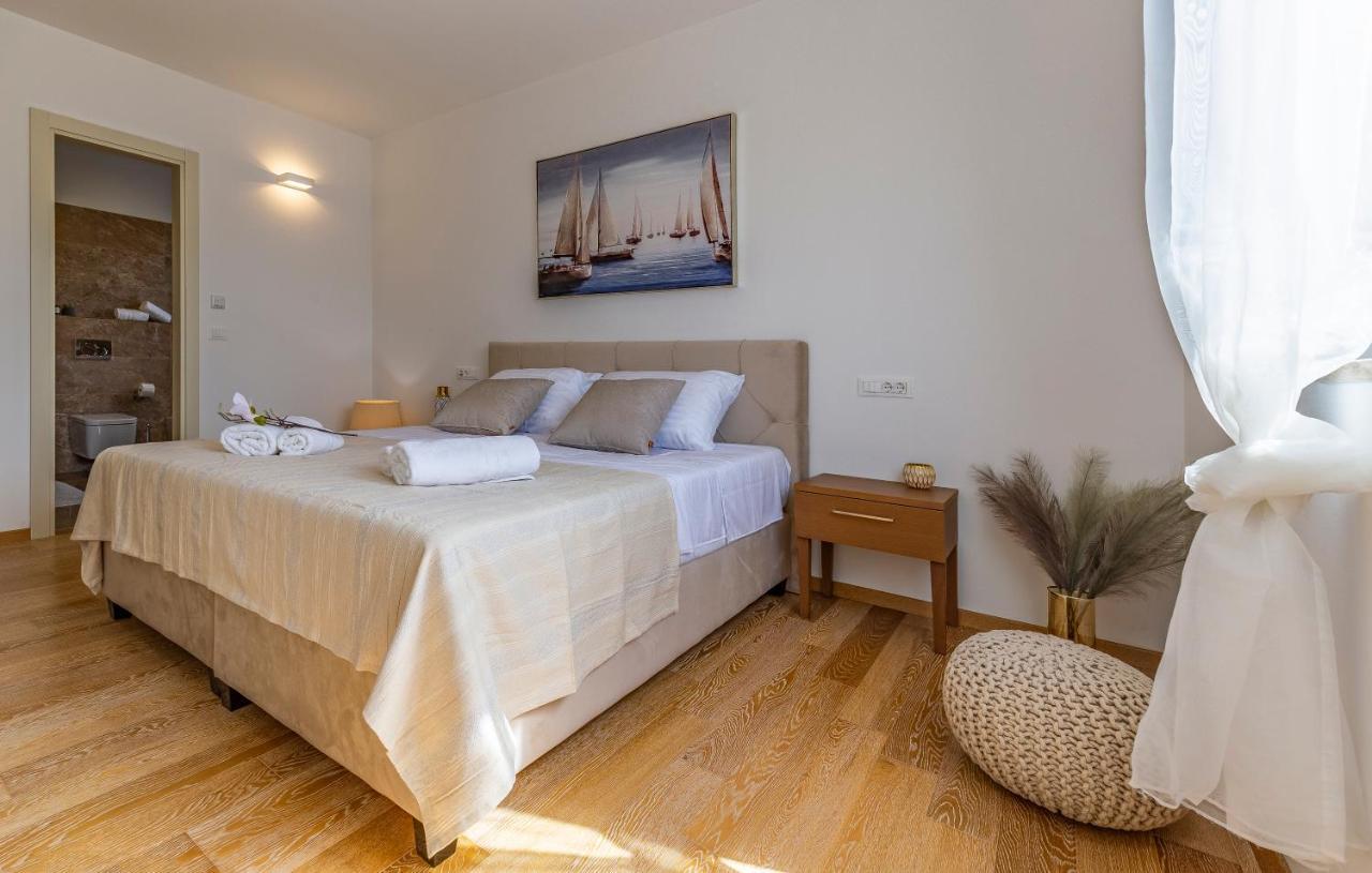 Paradiso Luxury Apartment, 로비니 외부 사진