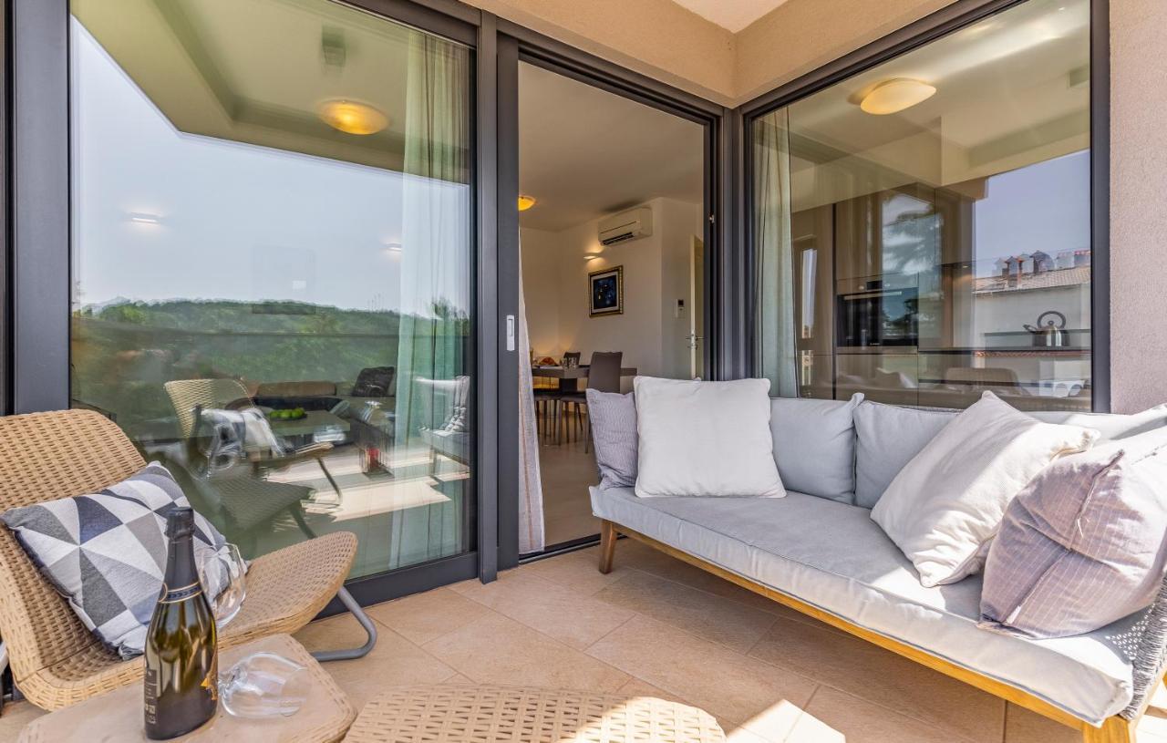 Paradiso Luxury Apartment, 로비니 외부 사진