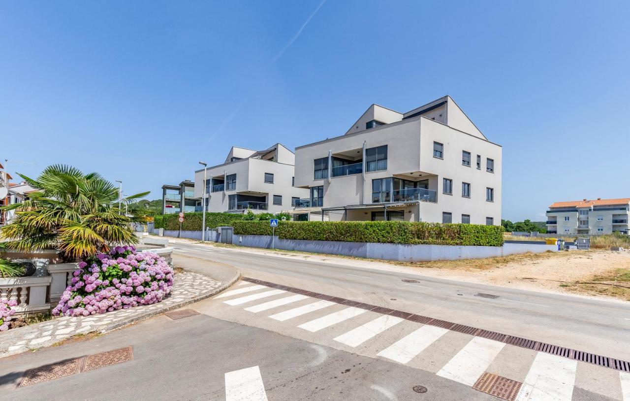 Paradiso Luxury Apartment, 로비니 외부 사진